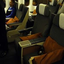 近距離なので簡素なシートでした