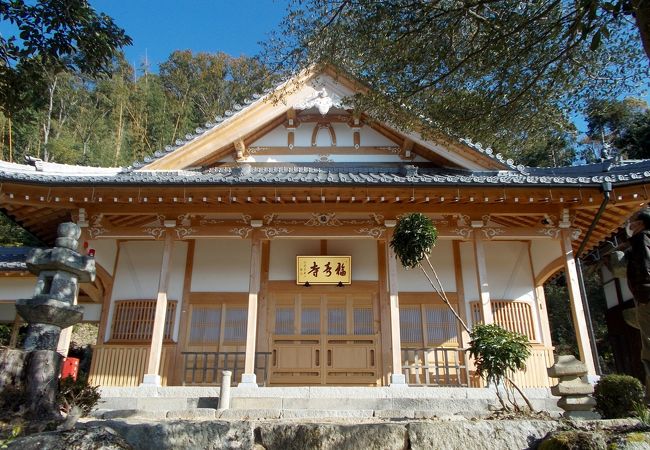 高台からの景観が見事な近江八幡市のお寺です