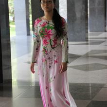 スタッフのようだがアオザイにメガネは要らないよ