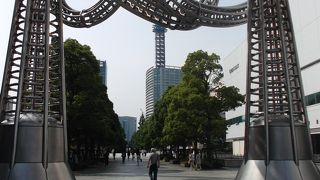 なんだと思いました・・モニュメント(彫刻)です。