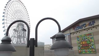 都市型立体遊園地、夜は大人も楽しめる