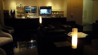 キャセイパシフィック航空ラウンジ、ファーストクラスエリアを紹介