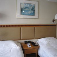 ベッドは少し小さめかも。