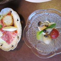 夕食の一例。水無月に合わせた会食膳のほんの一部です。