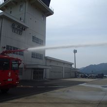 消防車の放水実演