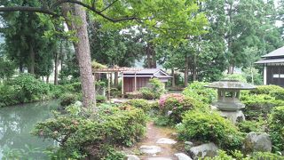 北陸の銀閣寺、庭園も見事のはずが…