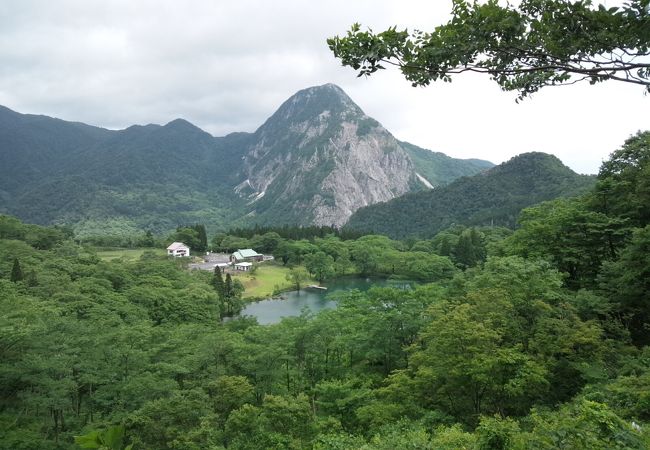 明星山とのコントラストが綺麗