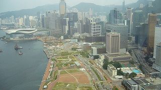 香港島側のハーバーフロントも整備されてきた