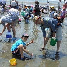 結構水もあるのでぬれてもよい服がおすすめ