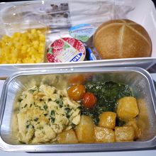 復路機内食２回目(これが死ぬほどまずかった)