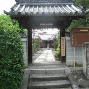 広沢池の南にある静かなお寺さん