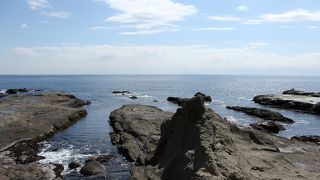 岩屋の入り口辺りにある