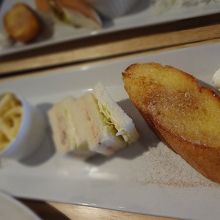 無料：サンドウィッチ