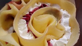 濃厚クリームが美味なクレープ