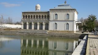 ブハラ王の夏の宮殿でハレムが印象的