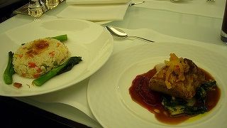 レストランは秀逸。ペニンシュラ提供のアラカルトディナーを堪能
