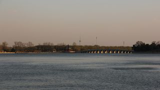 中心部から船が出ているとか