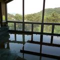 別館のお風呂は開放的！