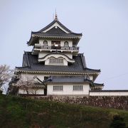 お城山展望台から河原町の街並みを眺めることができます