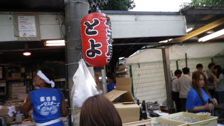 京橋の路上居酒屋