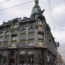 元は米シンガー社の支店とか