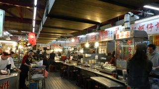 瑞芳駅から少し歩いたところにある屋台街です