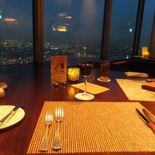 夜景の見える席。