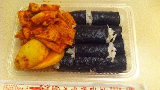 優しいおばちゃんの食堂。