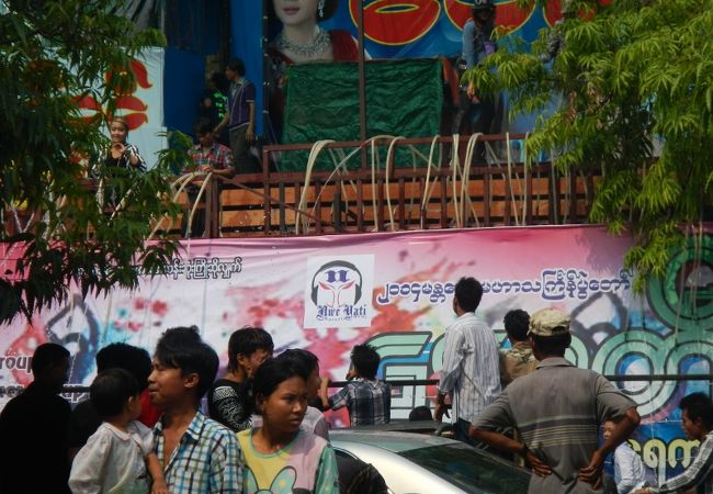 マンダレーの水かけ祭り