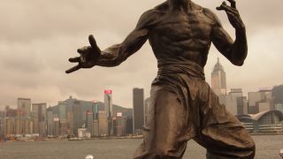 ブルースリー銅像があるのはここ