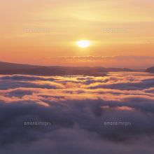 美幌峠の朝は雲の絨毯が広がる