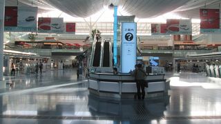 国際線ターミナルから国内線ターミナルへのトランジットは不便であった