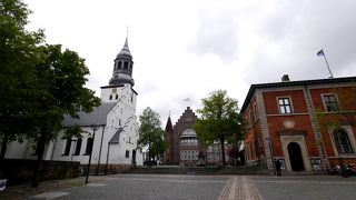 白亜の教会　ぜひ見学を！