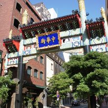 少し歩けば中華街の中心へ