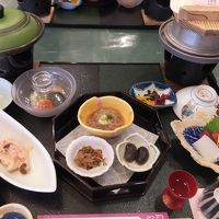 お夕食の中に、お米から炊きあげる釜飯があってびっくり