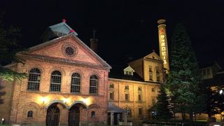 名物ジンギスカンが食べられる