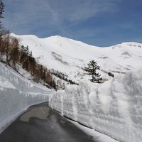 GWの乗鞍頂上付近は雪の壁