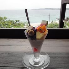 フルーツパフェ