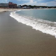 茨城県有数の人気海水浴場。綺麗な砂浜が広がる。