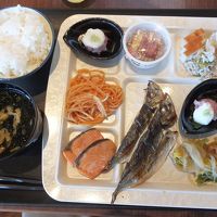 朝食バイキング。