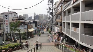 平日、お昼は混雑なし