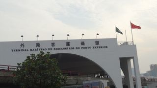 お店などはあまりありません