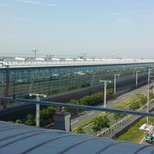 ラウンジから見えるサテライト