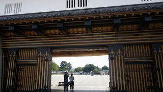 立派な門でした