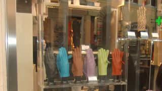 カラーが豊富な革手袋専門店