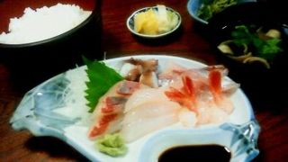 焼鯖が有名。でも、刺身定食も美味しかった。