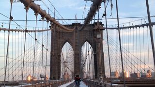 マンハッタンとブルックリンと繋ぐ橋