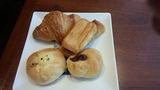 焼き立てパンが食べ放題