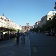 長い広場