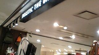 関空内のバック屋さん！